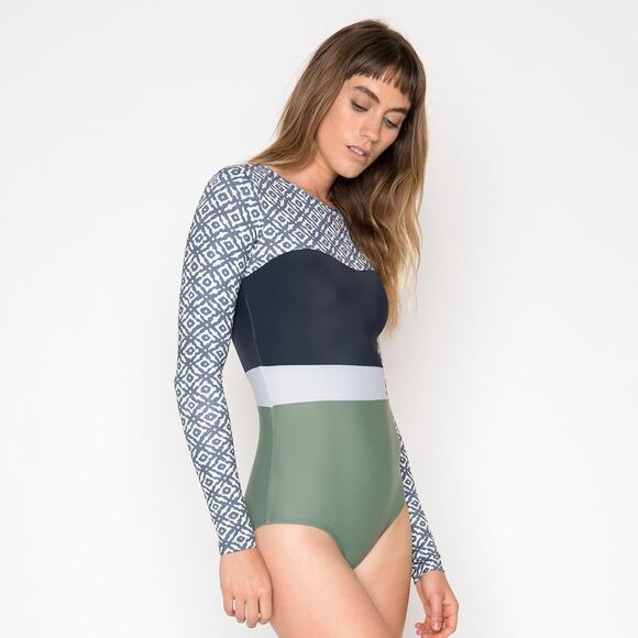 Seea Hermosa One Piece Swimsuit Surf Suit in Junko Size Small Long Sleeve - Picture 1 of 9